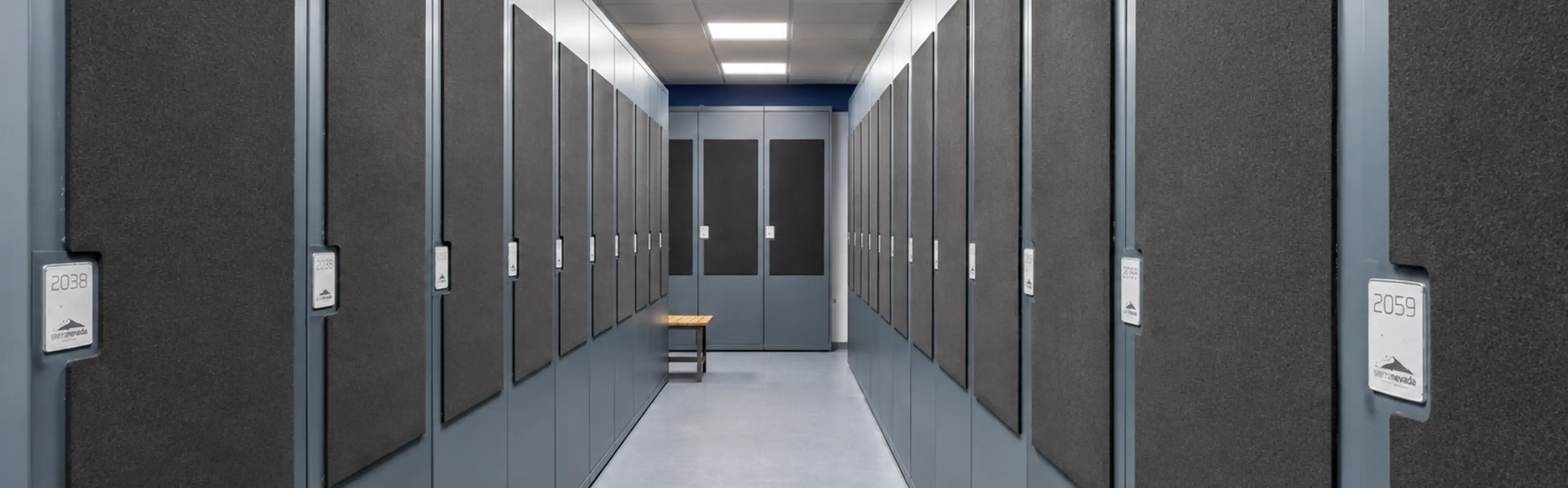 Borreguiles ski lockers