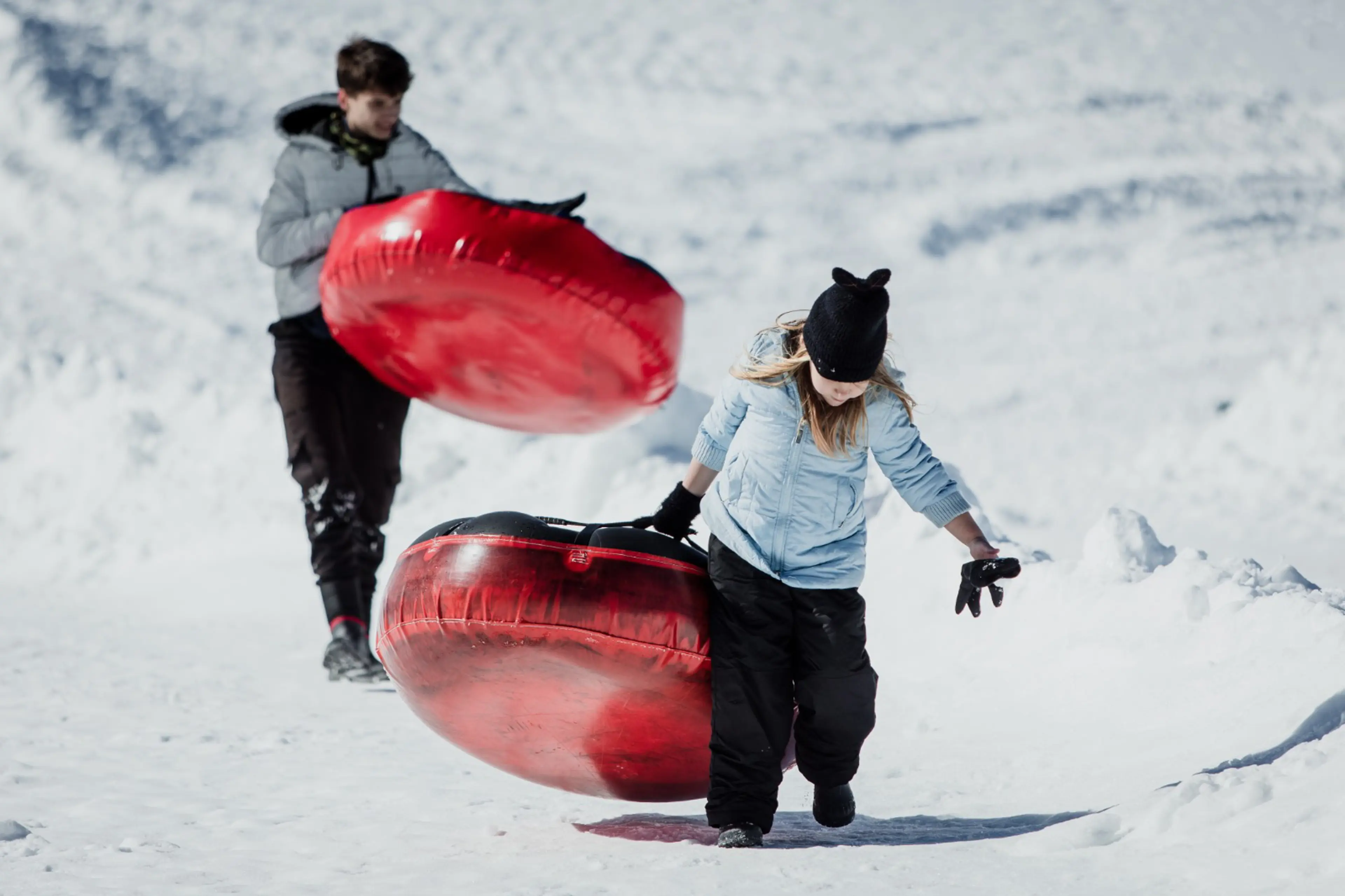 Fotos del 21/01/24, Día Internacional de la Nieve en Sierra Nevada. Zona de actividades en Borreguiles