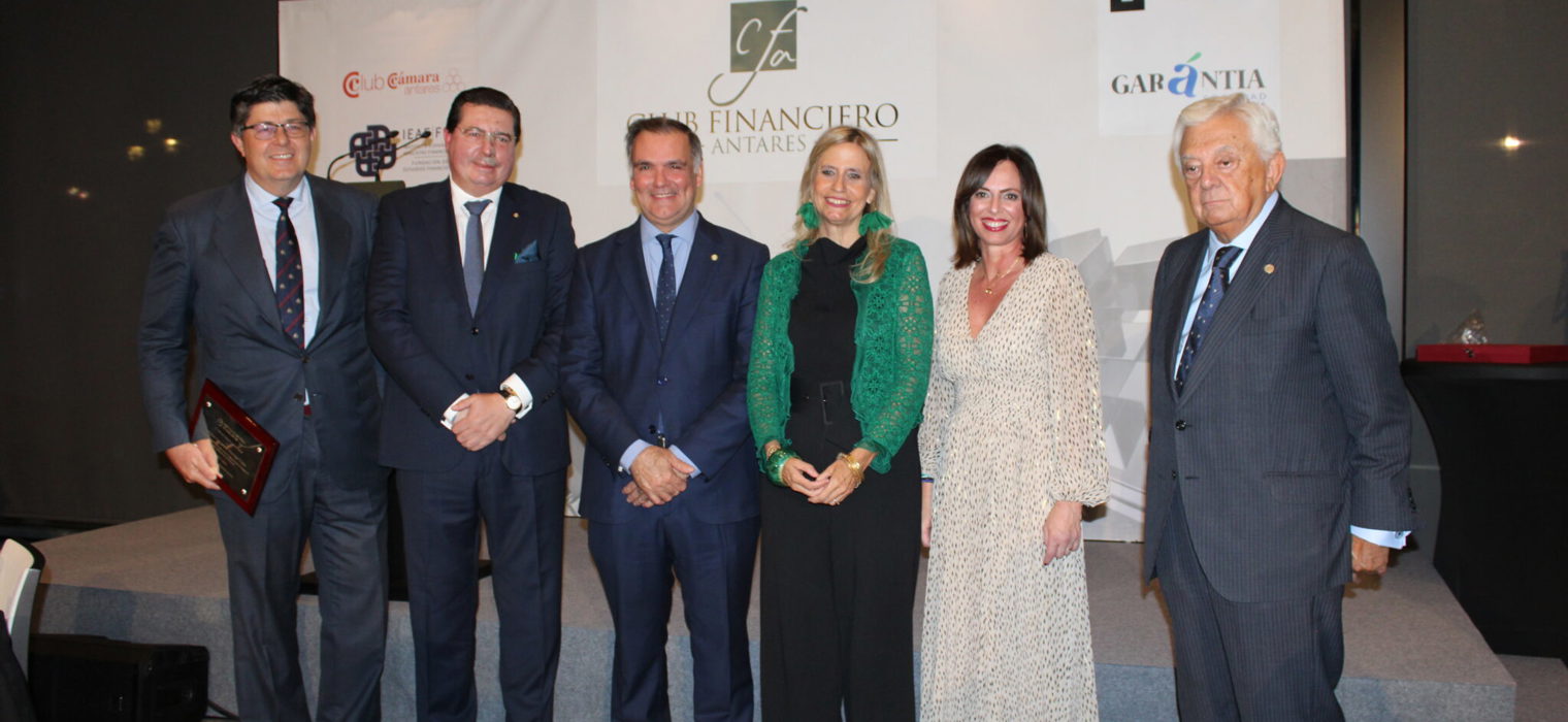 Jesús Ibañez Insignia De Oro