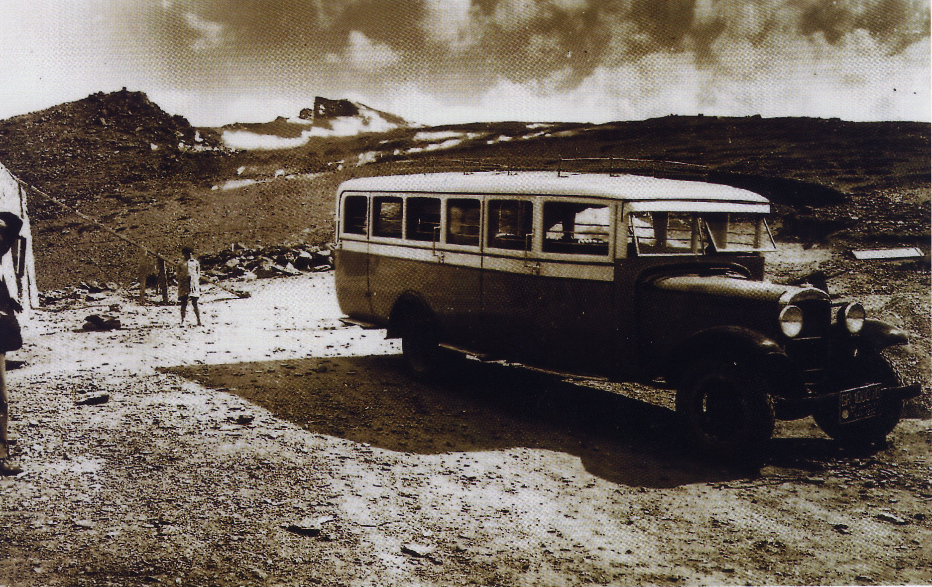 10 Autobús En Las Proximidades Del Albergue Hoya De La Mora. Fondo García Noguerol